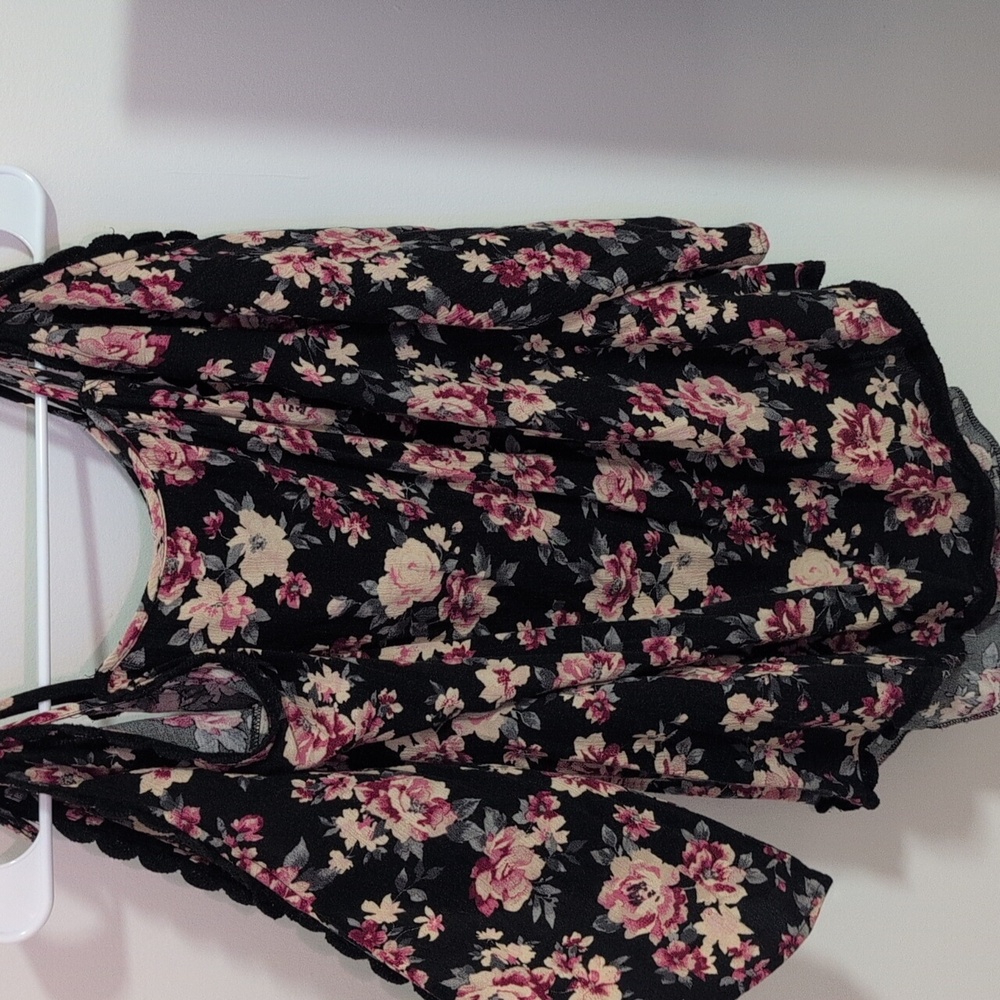 American Eagle Romantic Long Sleeve open sleeve Floral top Large